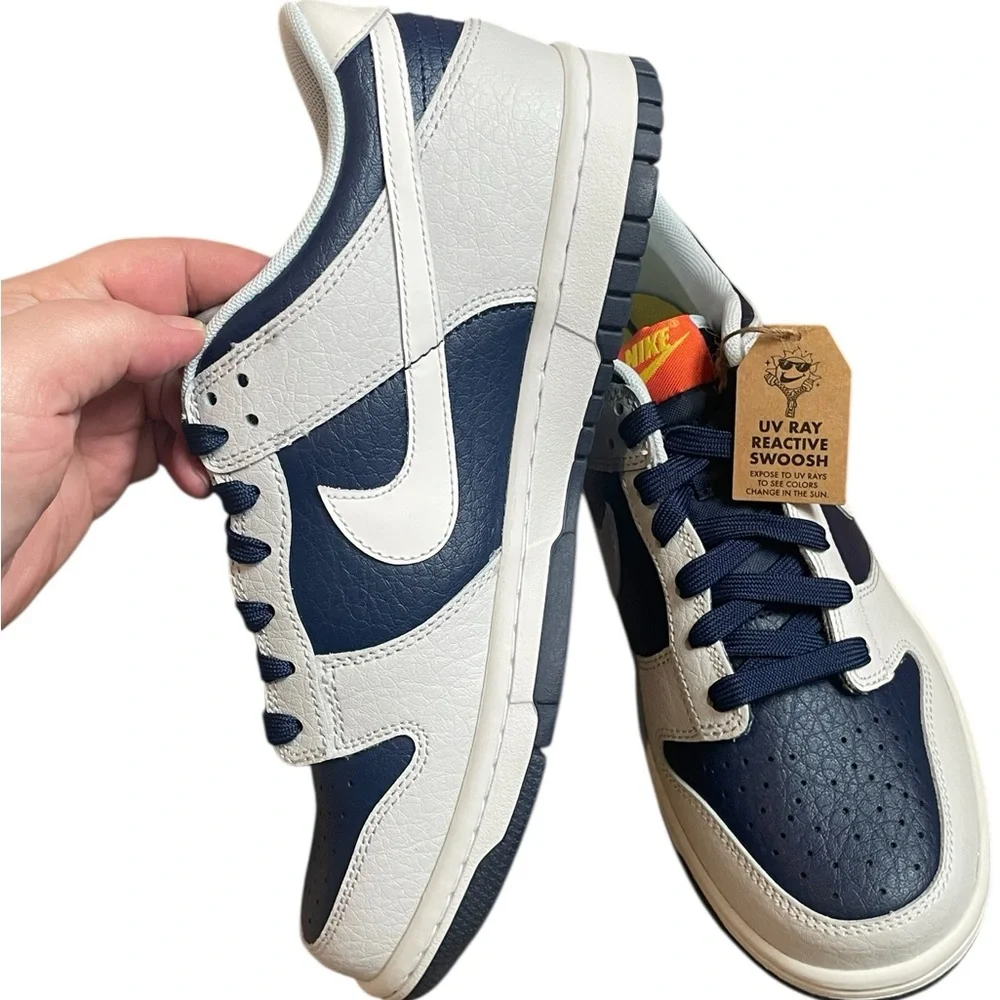 Nike Dunk‎ Low GS 'UV Reactive' sneaker, Photon Dust/Midnight Navy colorway, 7Y - Picture 3 of 6